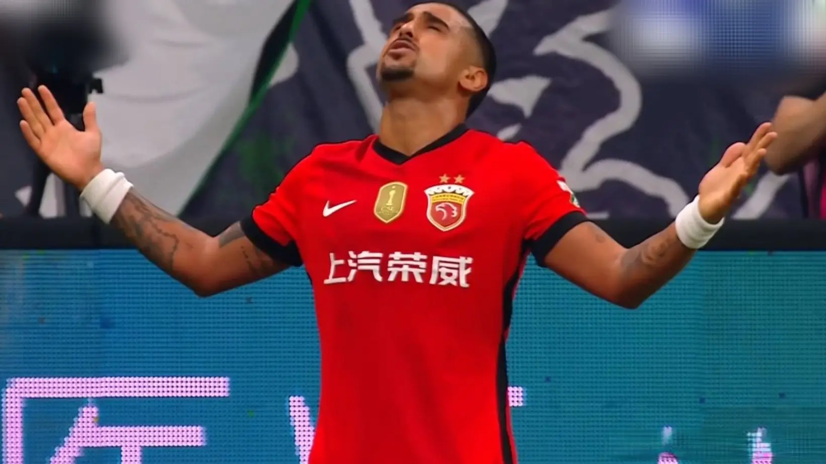 球冷静操作, 球捅射入网