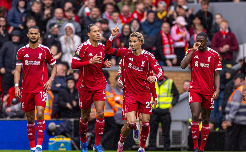 时根据他的, src, 的压力